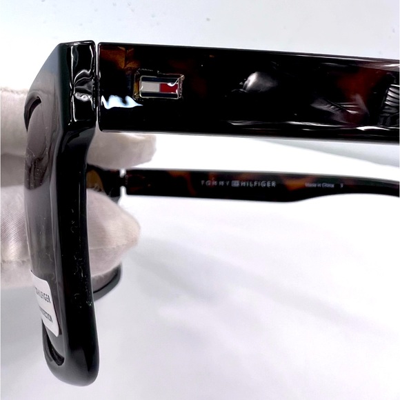 ⭐️TOMMY HILFIGER💯WAFFLE BROWN FRAME, OLIVE GREEN LENSES, SUNGLASSES, **UNISEX** - Picture 8 of 15
